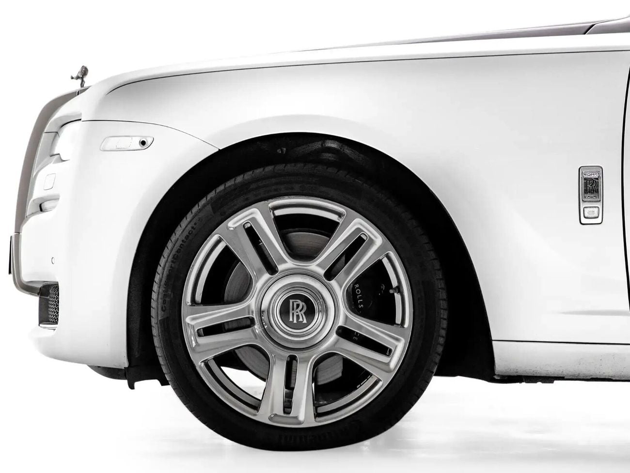 Rolls Royce Ghost Silver Badge