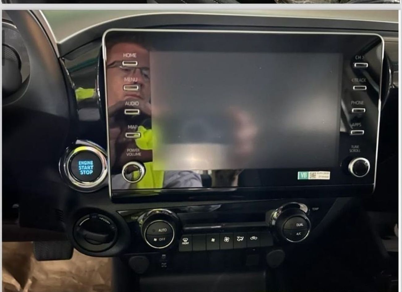 Toyota Hilux 2.4L RS5 Manual . 4x4