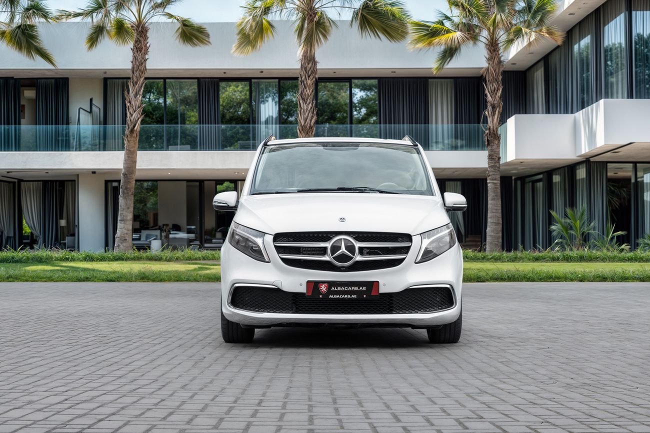 مرسيدس بنز V 250 V 250 | 4,113 P.M | 0% Downpayment | 7 Seats!