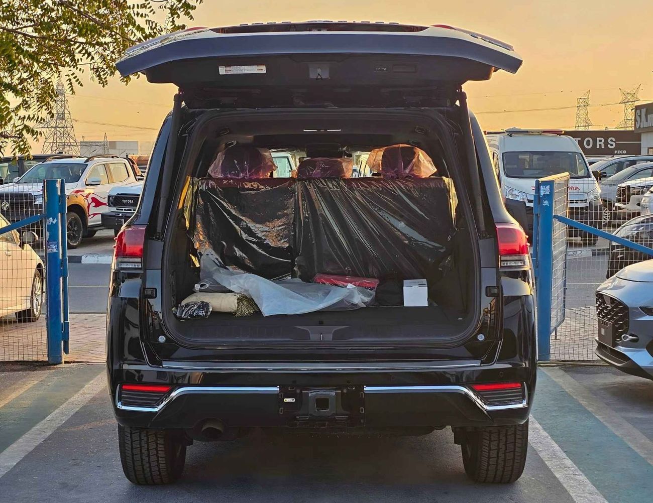 Toyota Land Cruiser VXR TWIN TURBO || 3.5L PETROL V6 4WD || RADAR || 360* CAMERA || HEADUP DISPLAY || JBL SPKRS (CODE#VX