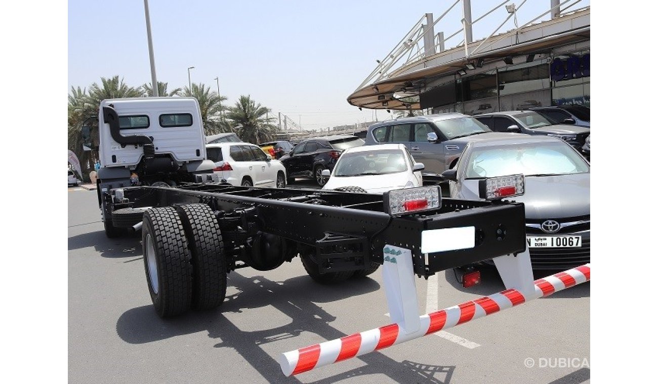 ميتسوبيشي فوسو DIESEL TRUCK CHASSIS WITH CAB 4X2-For booking contact Green Valley Automobile Trading LLC