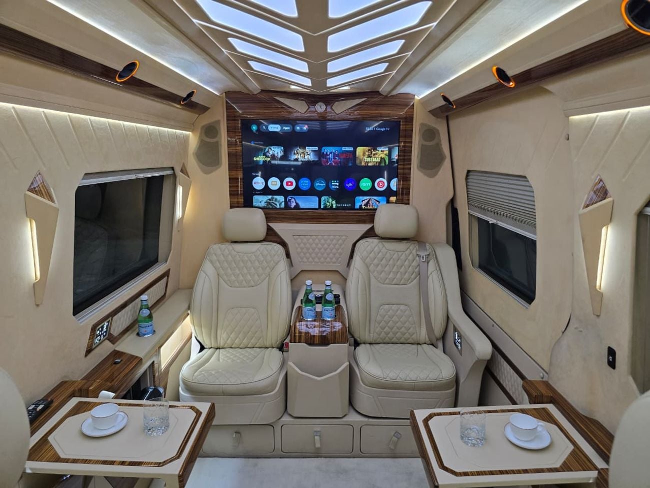 مرسيدس بنز سبرينتر MERCEDES SPRINTER 2018 DIESEL // VIP ROOM // TV // BATHROOM IN SIDE // PERFECT CONDITION //9 SEATS