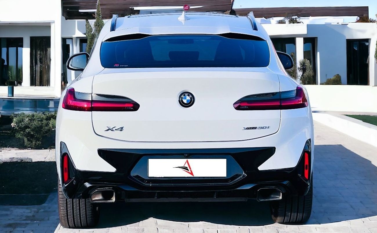 BMW X4M AED 3200 PM | UNDER WARRANTY | FSH |  BMW X4M XDRIVE30i | GCC | 2022 | NO FLOOD