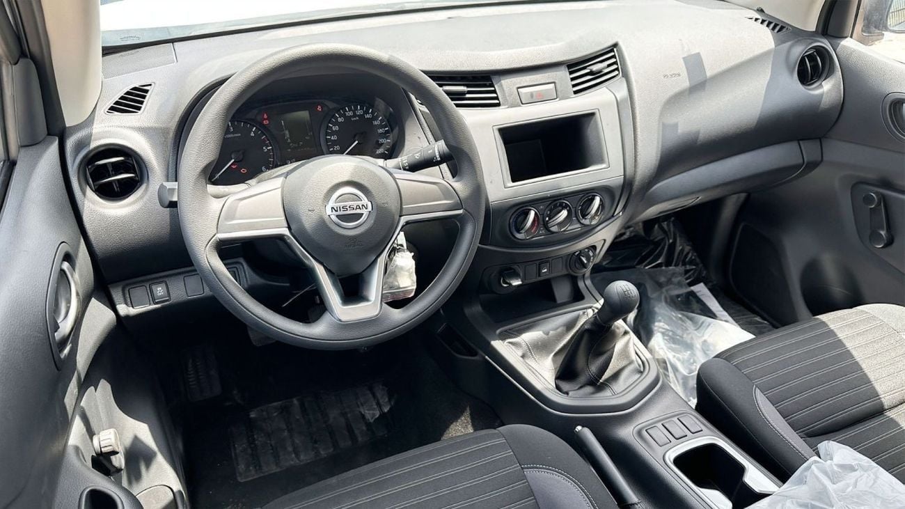 Nissan Navara Nissan/Navara/ 2.5D XE 4X4 DC PLUS MT