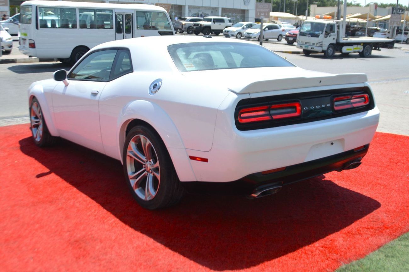 Dodge Challenger R/T 5.7L (370 HP) WHITE CLEAN V8 CAR IN BEST PRICE