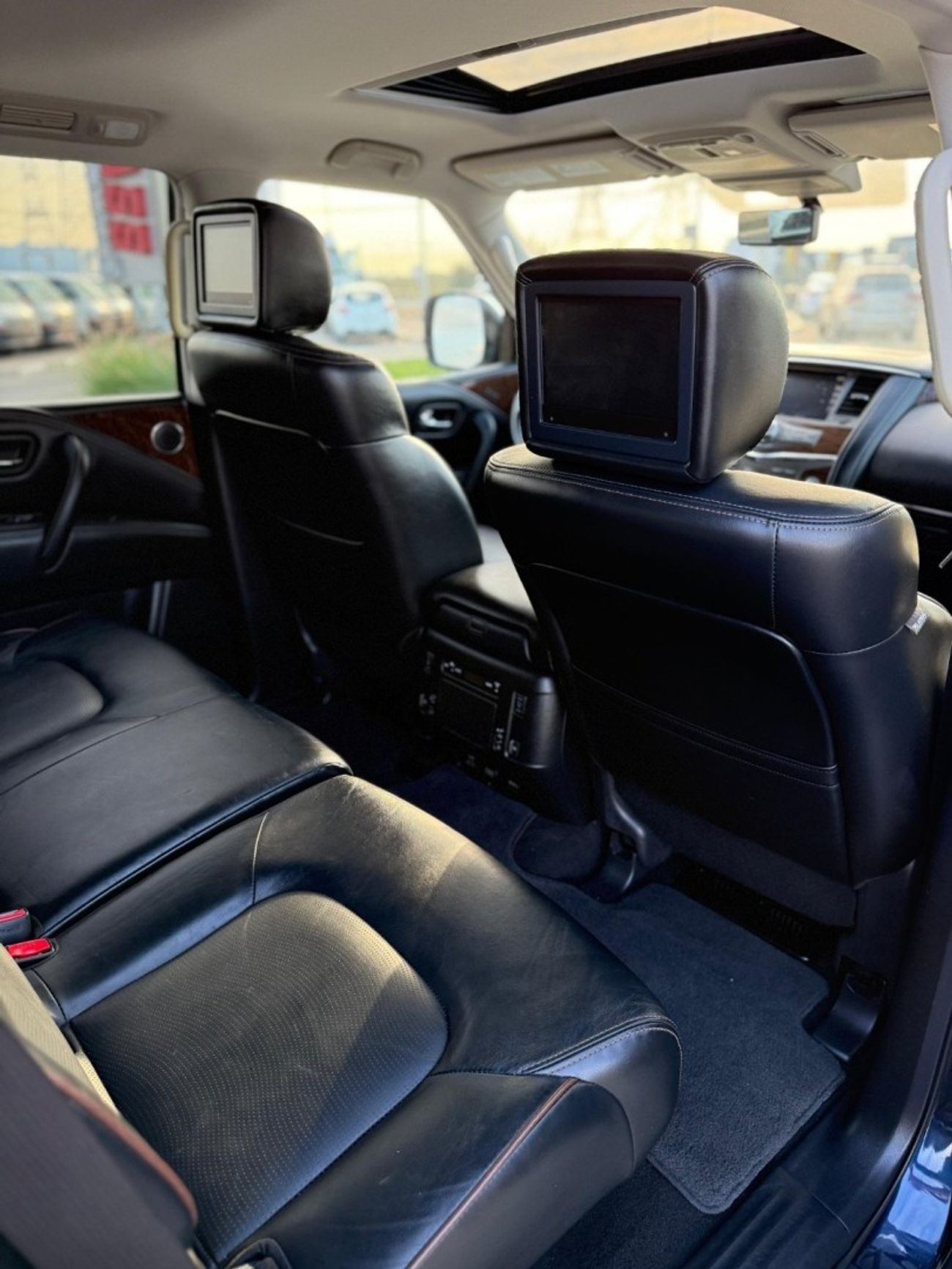 نيسان أرمادا Nissan Armada 4WD Platinum Full Option