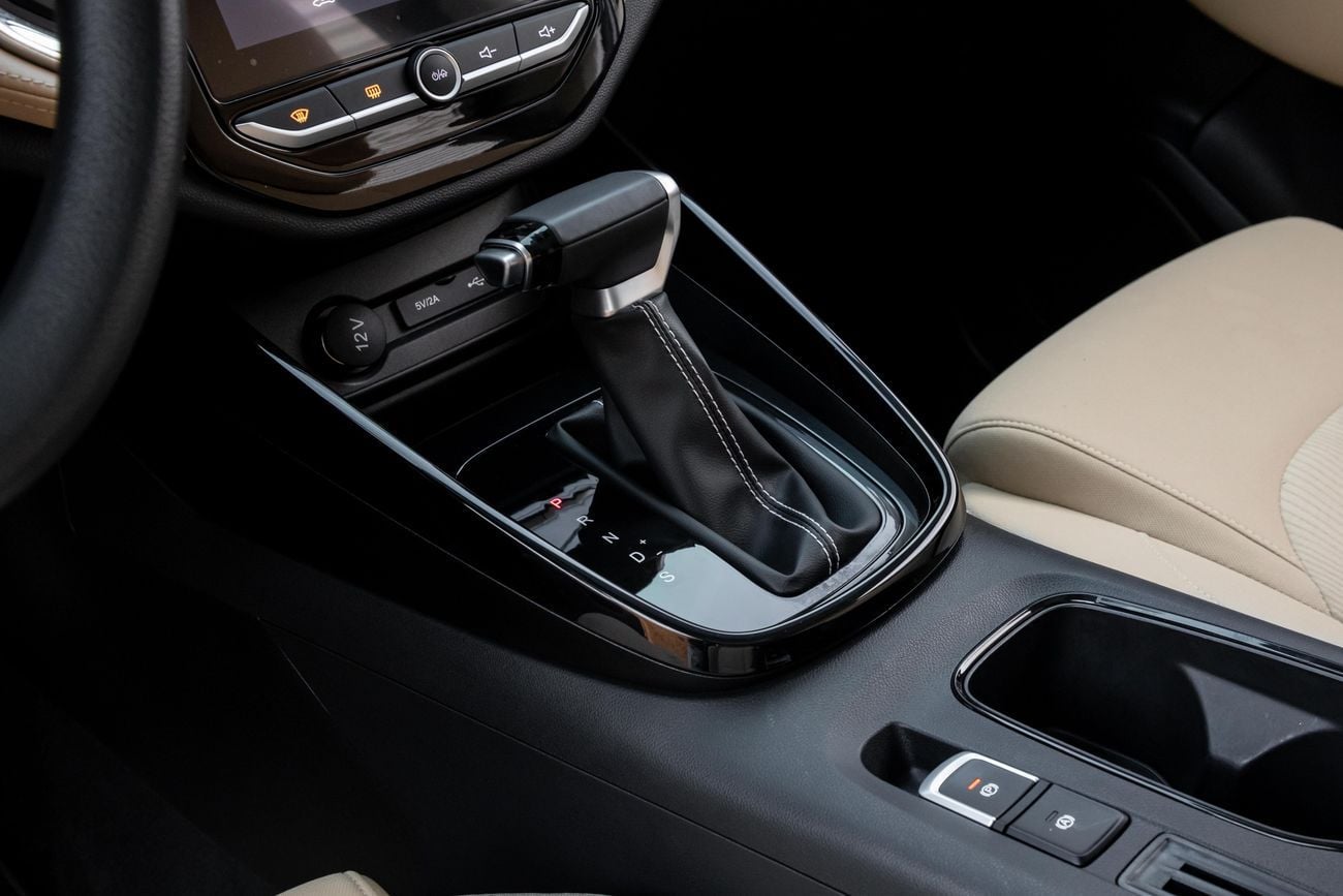 Chevrolet Captiva Captiva Premier | 1,371 P.M | 0% Downpayment | Captiva Premier | 7 Seats | Warranty