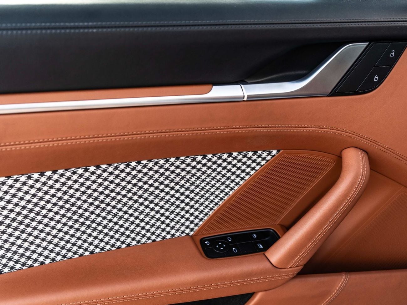 Porsche 911 Carrera S 3.0L (445 HP) Coupe