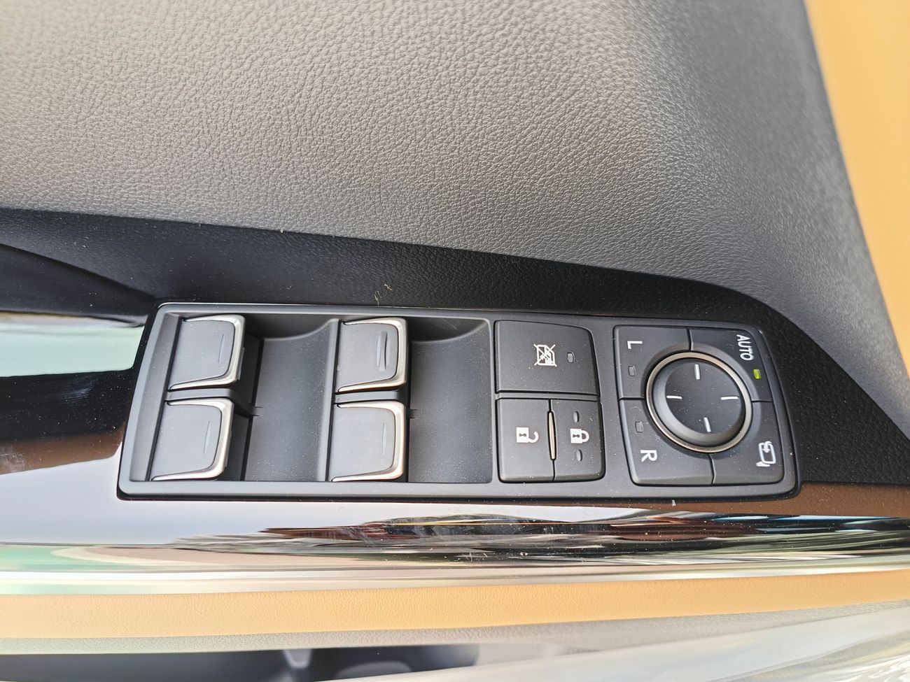 لكزس LX 600 PRESTIGE EURO 4 / V6 / 3.5L / SUNROOF / FULL OPT AND MUCH MORE (CODE # 67842)