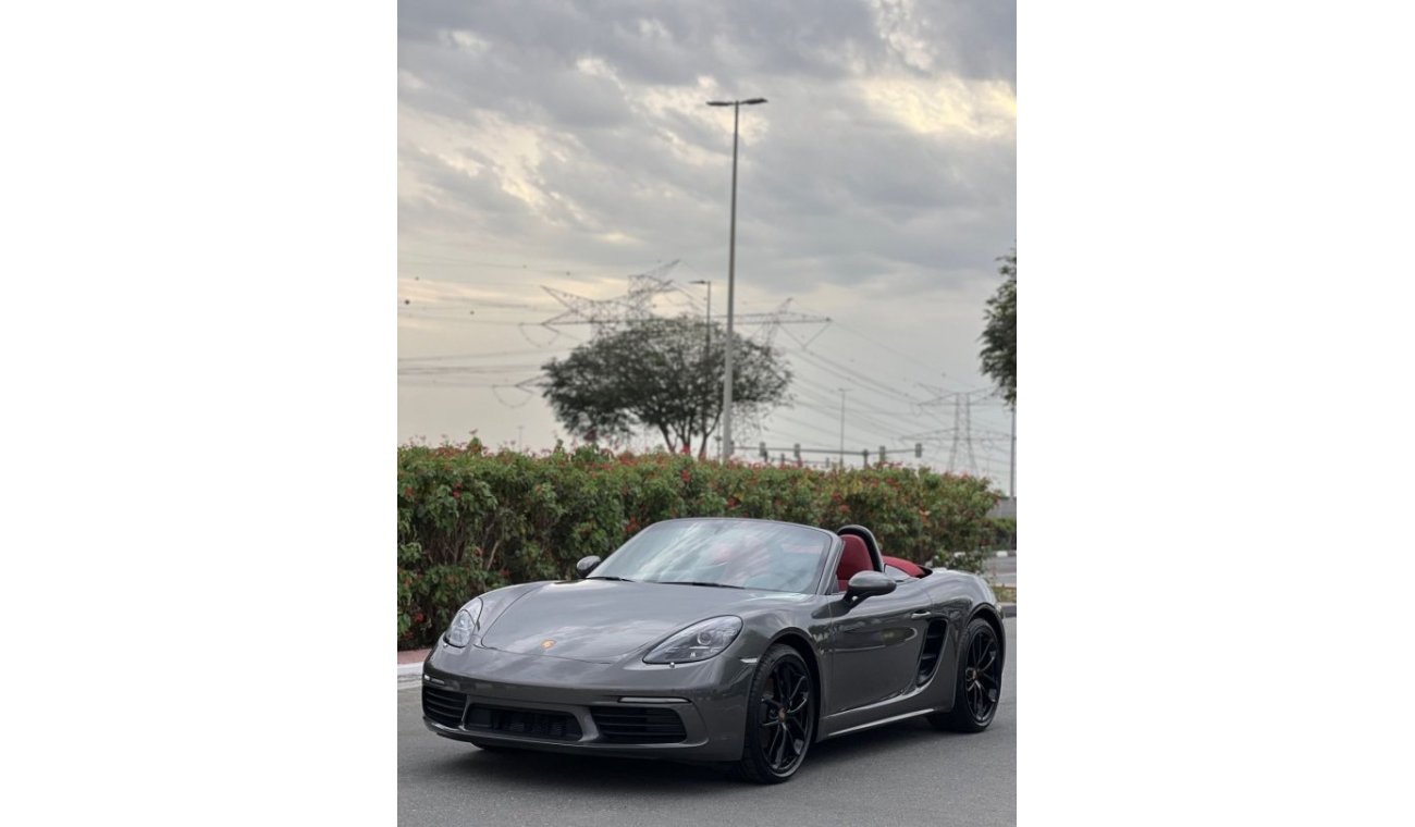 Porsche 718 Boxster Porsche 718 Boxster Gulf agency under agent warranty (Al Naboodah)