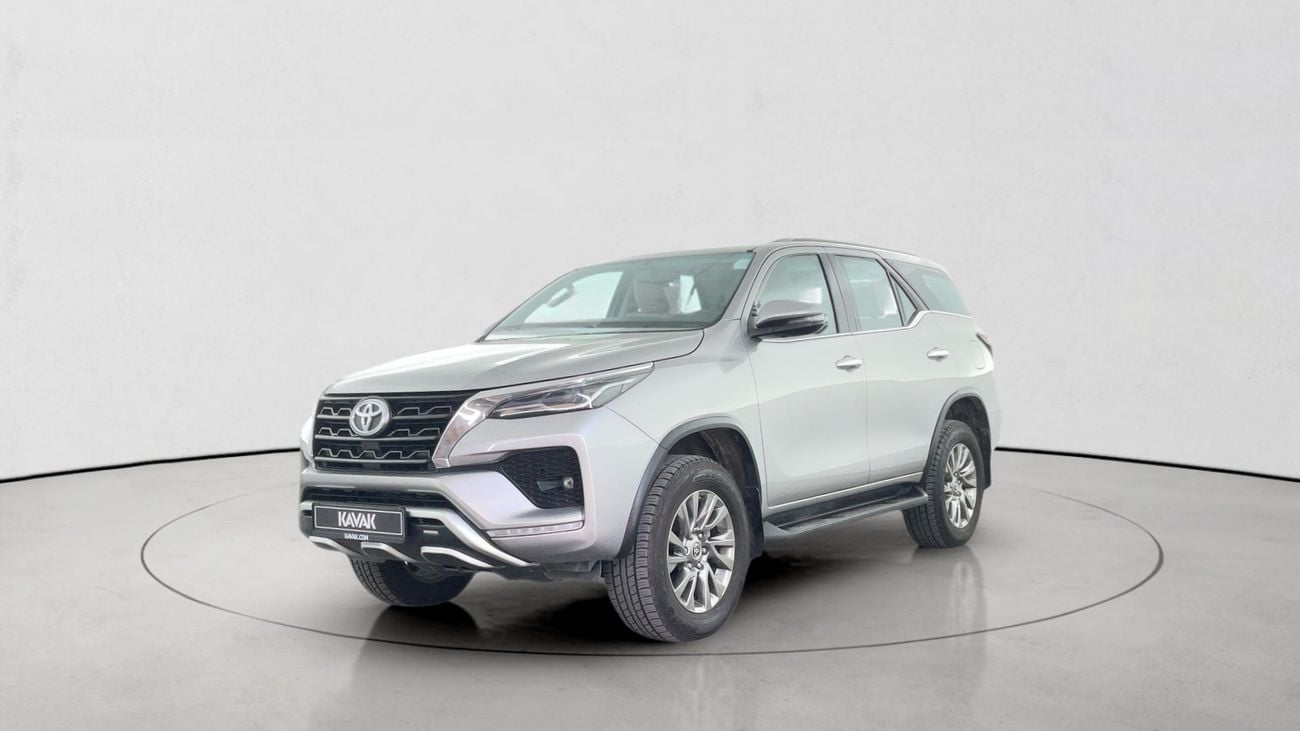 Toyota Fortuner VXR — фото 1
