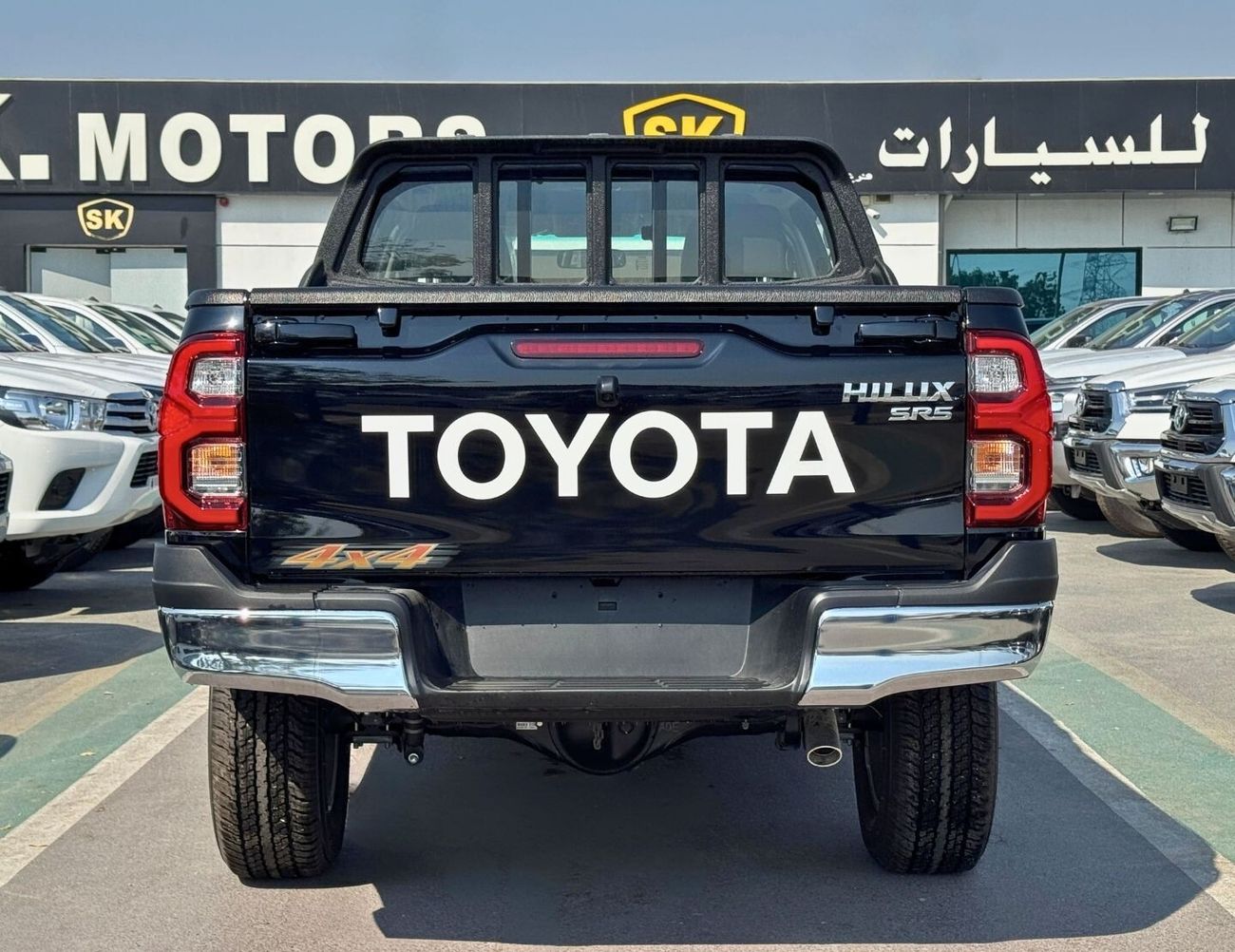 Toyota Hilux SR5 /  2.7L V4 PETROL / PUSH START / 4WD / FULL OPTION (CODE # SR5)