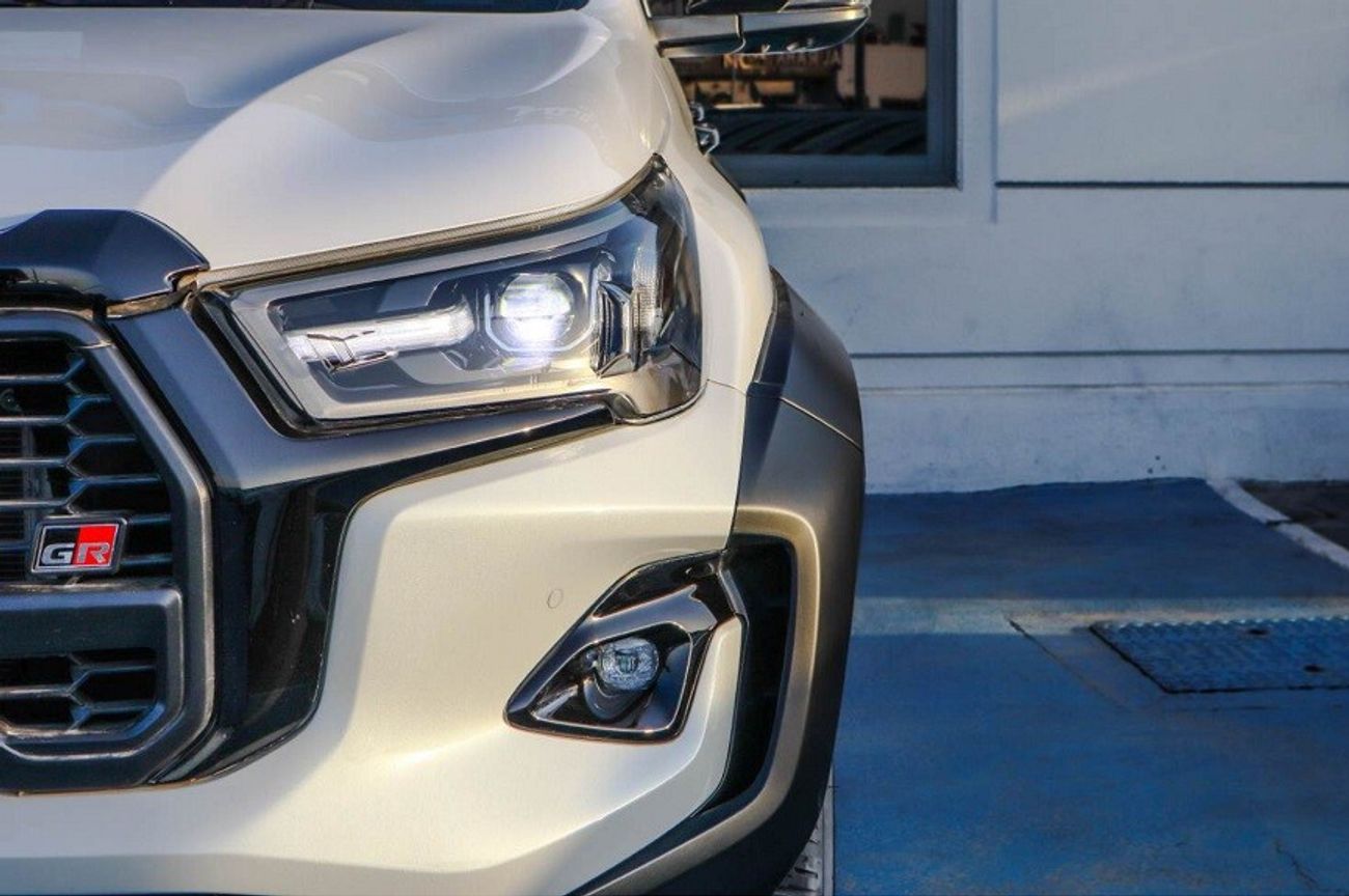 Toyota Hilux 4.0L GR PICKUP 4WD (PETROL)