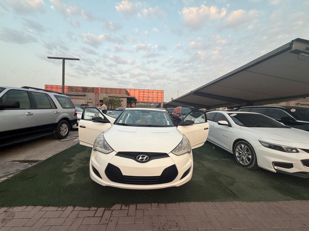 هيونداي فيلوستر GLS SR بانوراما بحاله ممتازه 1.6سي سي