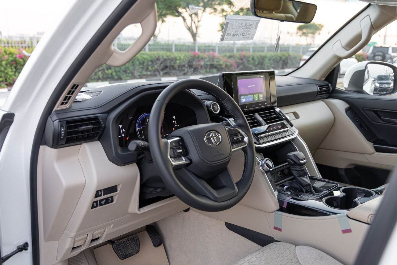 Toyota Land Cruiser GXR LAND CRUISER | LC300 | 2026 | GCC | 4WD | V6 3.5L | 1 Camera - 1 electric chair | Petrol | 7 seat |