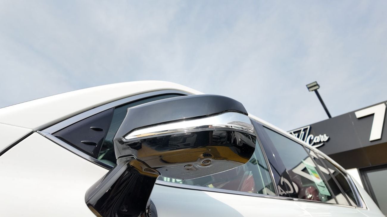 لكزس LX 700h F Sport