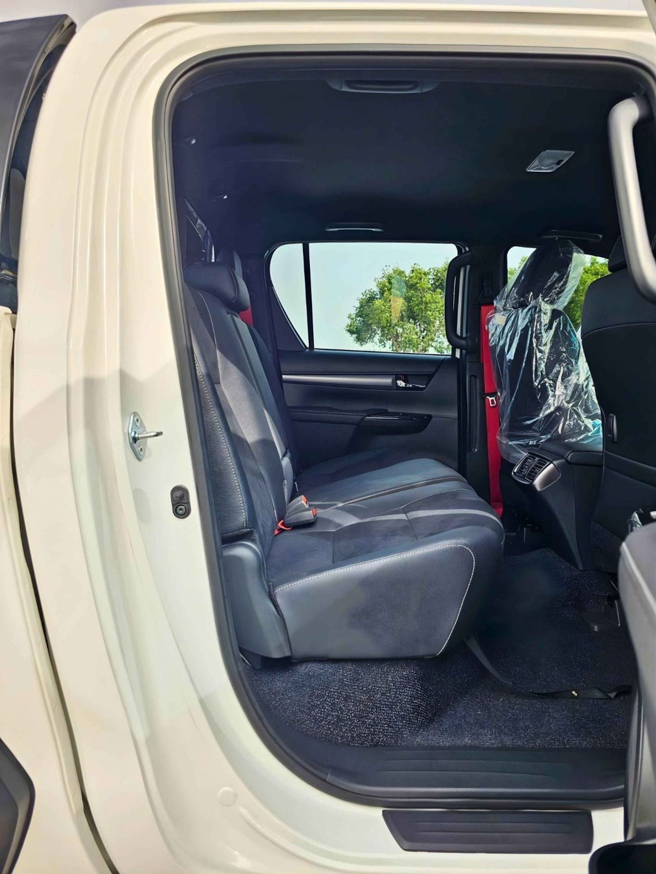Toyota Hilux GR SPORT 2.8L DIESEL V4 / RADAR / 360*CAMERA / DRIVER PWR SEATS WITH LATHER (CODE# HG