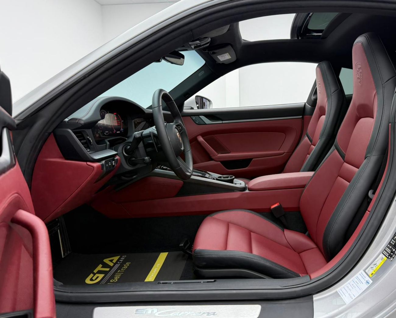 Porsche 911 2025 Porsche 911 Carrera, 2026 Porsche Warranty, 2029 Porsche Service Pack, Very Low Km, GCC