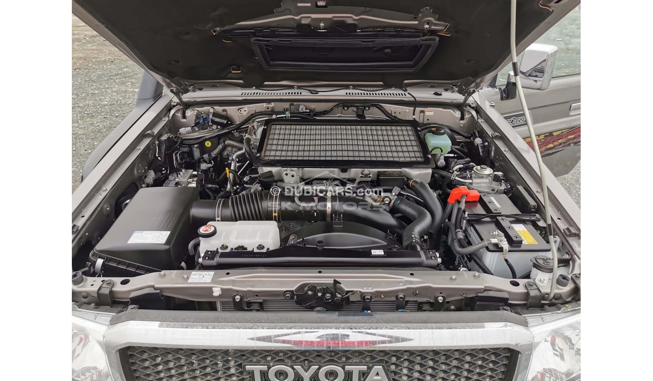 تويوتا لاند كروزر 70 4.5LDiesel, M/T,  Alloy Rims, Diff Lock, Rear Camera, 4WD (CODE # LX7603)