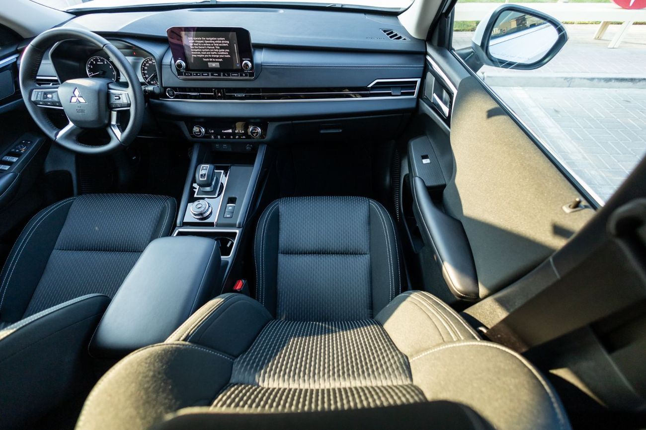 Mitsubishi Outlander GLX Basic 2.4L (7 Seater)