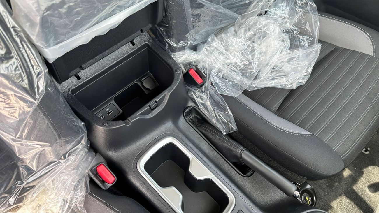 Nissan Navara DC 2.4L 4WD DIESEL MANUAL TRANSMISSION ( FOR RE EXPORT ONLY )