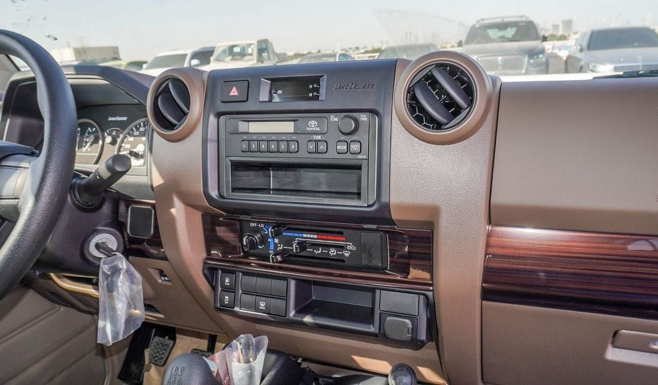 Toyota Land Cruiser 70 4.0L V6  M/T