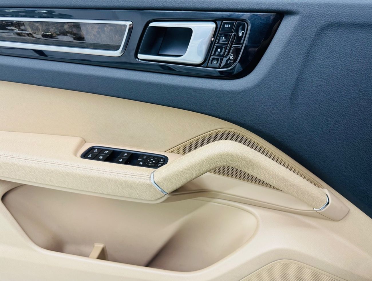 Porsche Cayenne S 2.9L (435 HP)