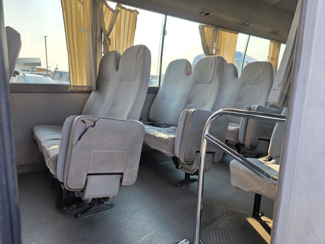 Toyota Coaster TOYOTA COASTER BUS RHD 2003 MODEL 4.2 L DIESEL AUTOMATIC(PM12173)