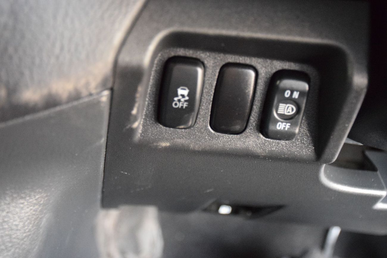 ميتسوبيشي باجيرو Right Hand (Diesel 3.2L)