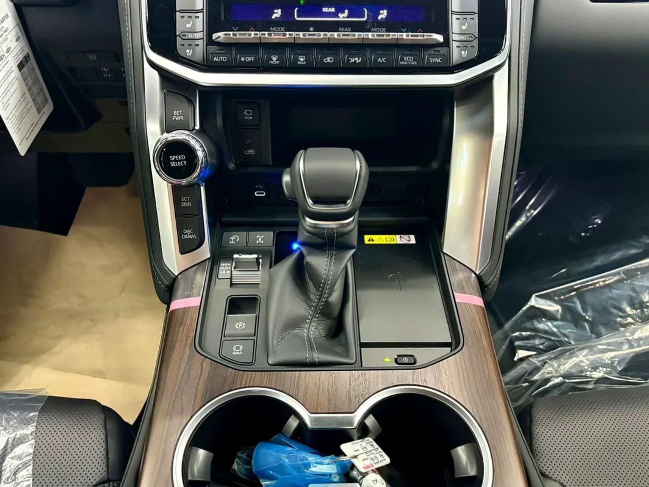 تويوتا لاند كروزر في إكس 4.0L PETROL GCC Specs