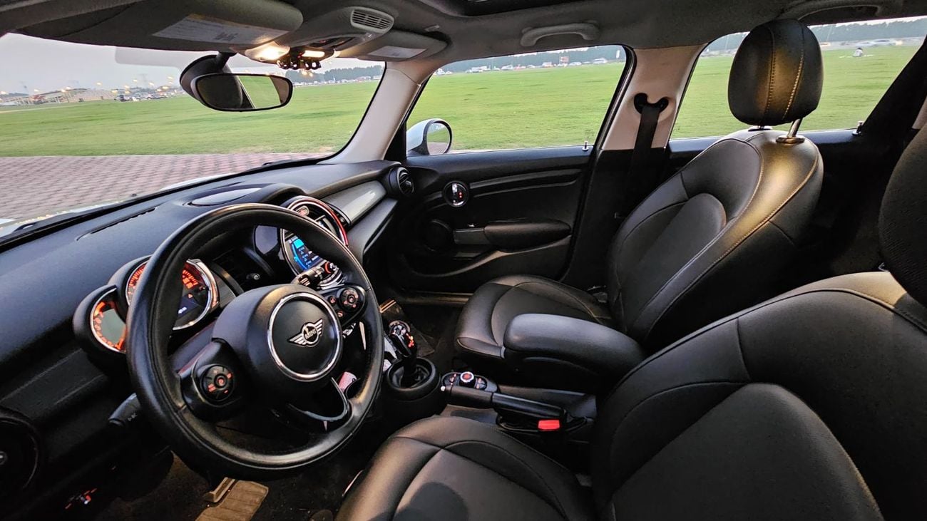 ميني كوبر Std 1.5L (5 Seater)