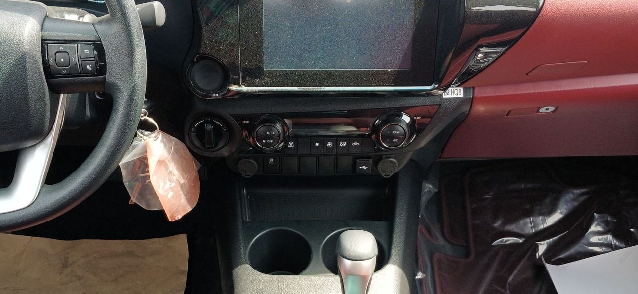 تويوتا هيلوكس Hilux 2.7L Petrol AT 4x4 2026YM