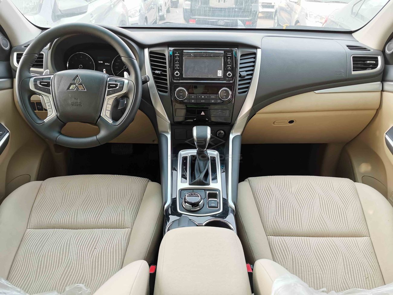 Mitsubishi Montero 3.0L Petrol, 18" Rims, Sunroof, Push Start, Back Sensor, Bluetooth, Fog Lights, CD-USB(CODE # MSP01)