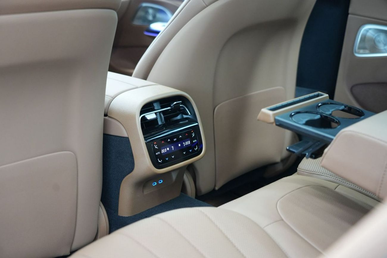 مرسيدس بنز E300 Mercedes-Benz E 300 | 2026 GCC 0km | Agency Warranty | AMG Package | DIGITAL LIGHT