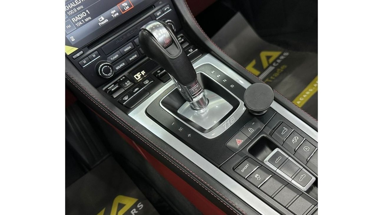 بورش بوكستر 718 2023 Porsche 718 Boxster, June 2025 Agency Warranty + Service Contract, Full Service History, Gcc