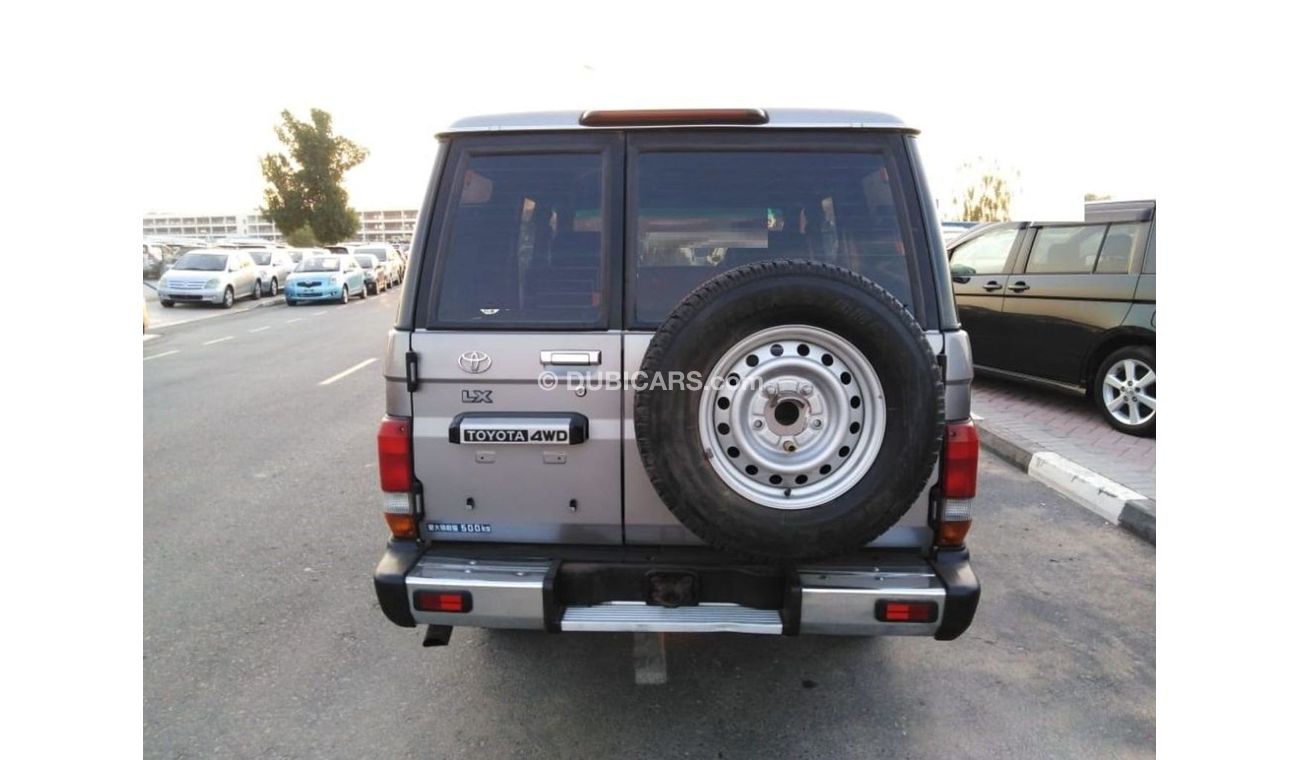 تويوتا لاند كروزر Toyota land cruiser lx 2002 Right hand drive 4wd (Export only)