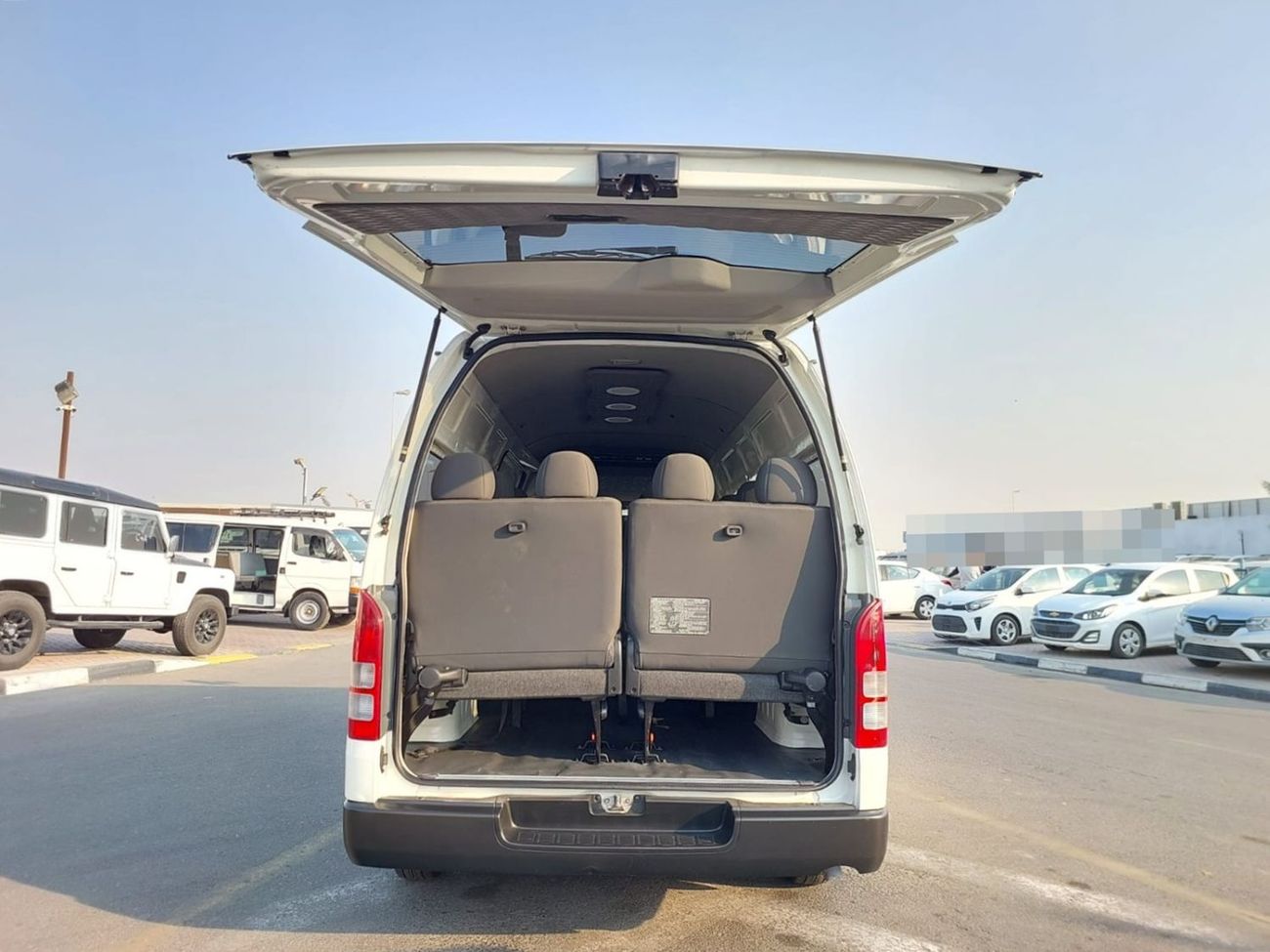 Toyota Hiace TOYOTA HIACE COMMUTER VAN RHD 2015 MODEL 2.7 L PETROL AUTOMATIC(PM54137)