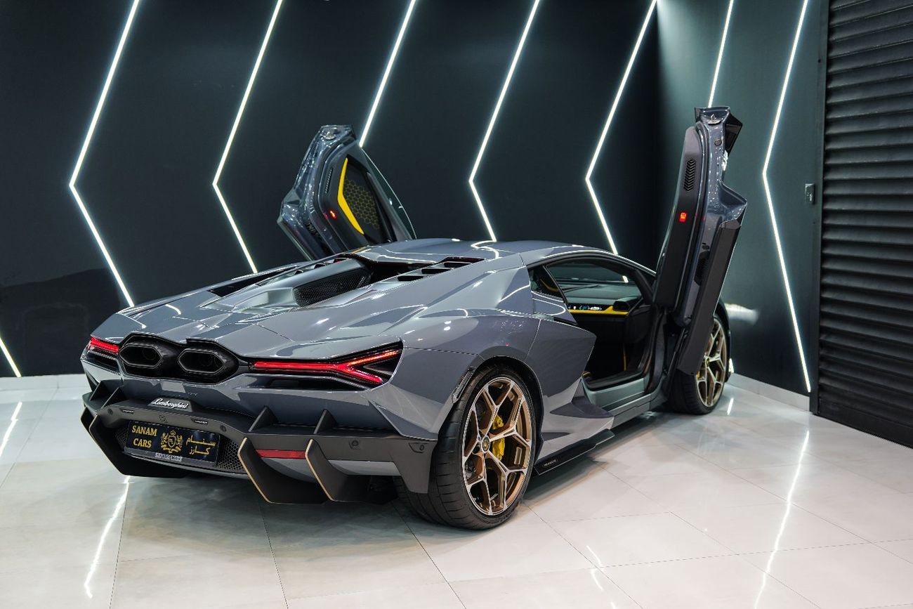 لامبورغيني ريفويلتو 6.5L V12 Hybrid 2024 Lamborghini Revuelto, Brand New, Carbon Fiber Interior, GCC Specs!!