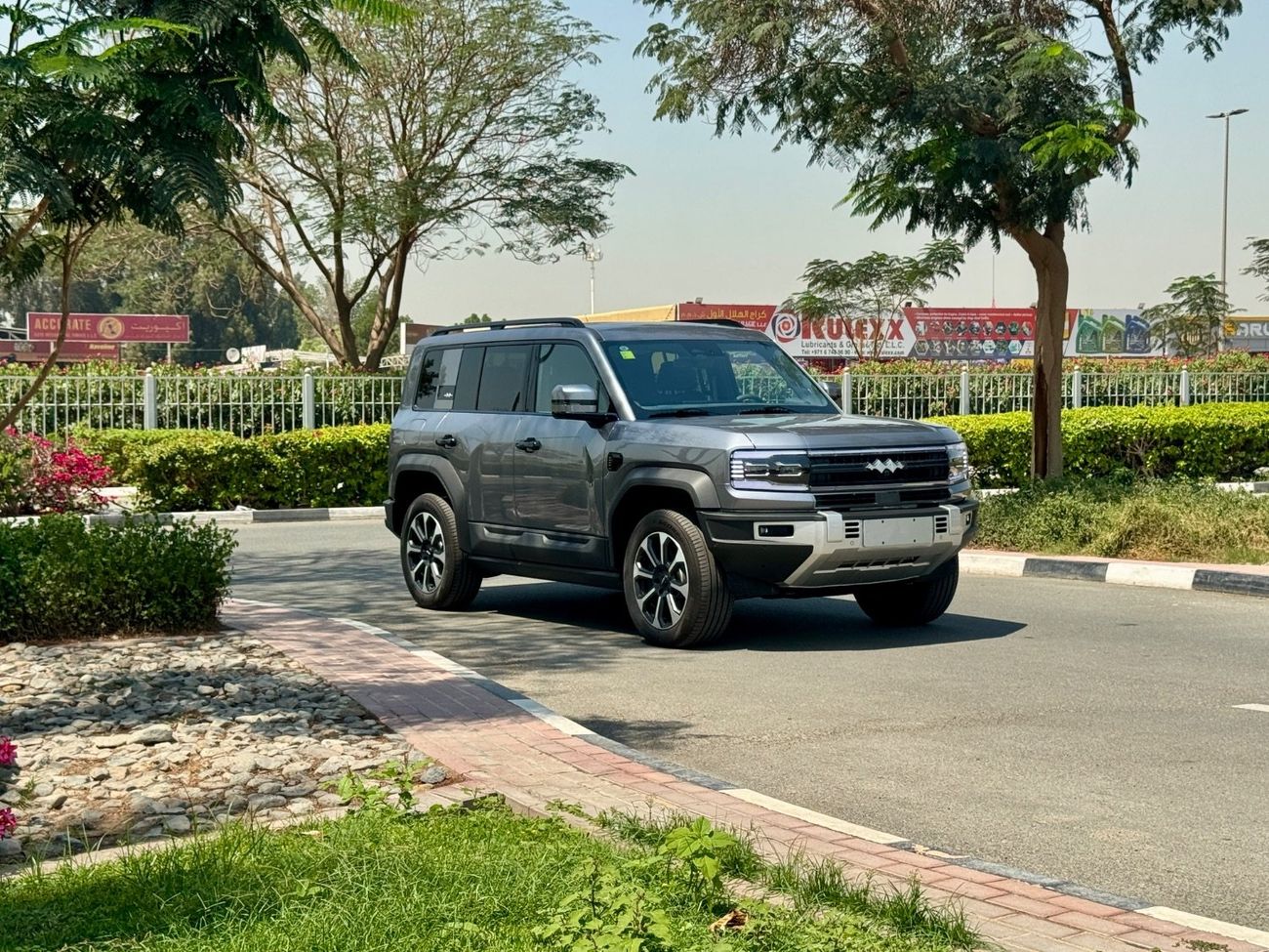 BYD Leopard 5 2024 BYD Leopard 5 Navigator / 1.5L Hybrid (Plug-In) / 680 Hp / Range (1,200 Km) / Warranty