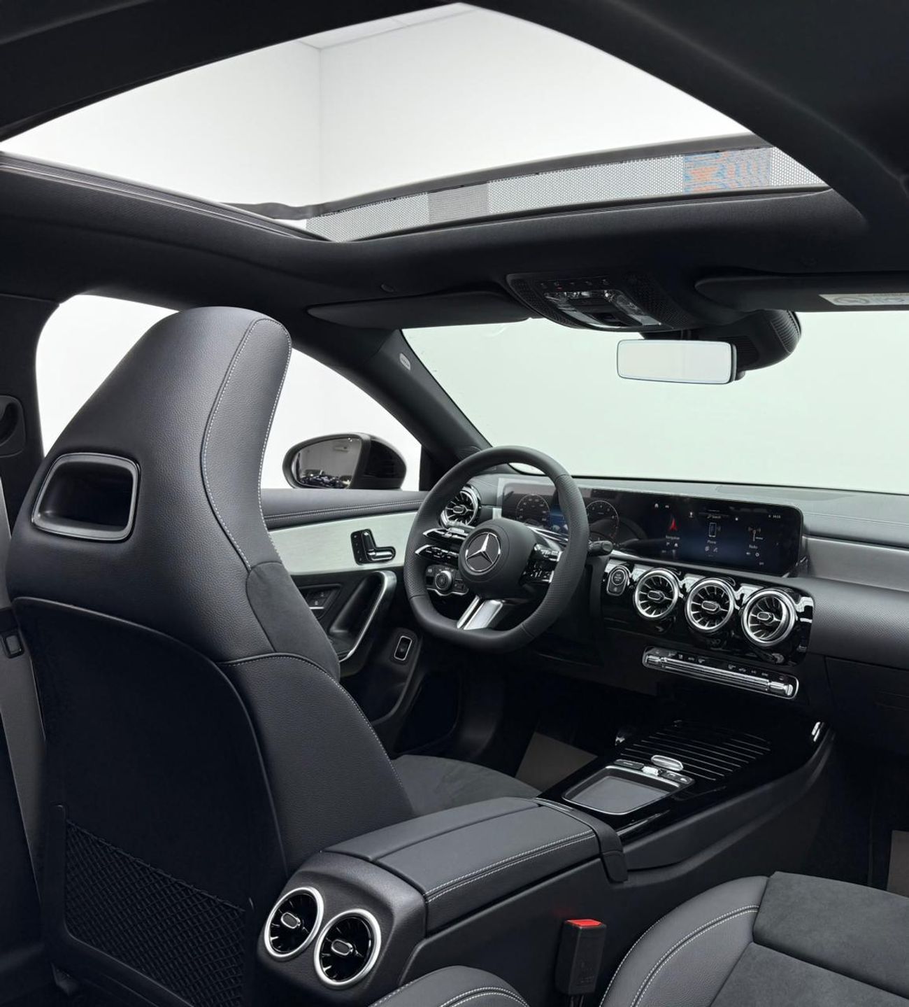 مرسيدس بنز CLA 200 2026 Mercedes-Benz CLA200 AMG, 5 Years Mercedes Warranty, Delivery Km, GCC