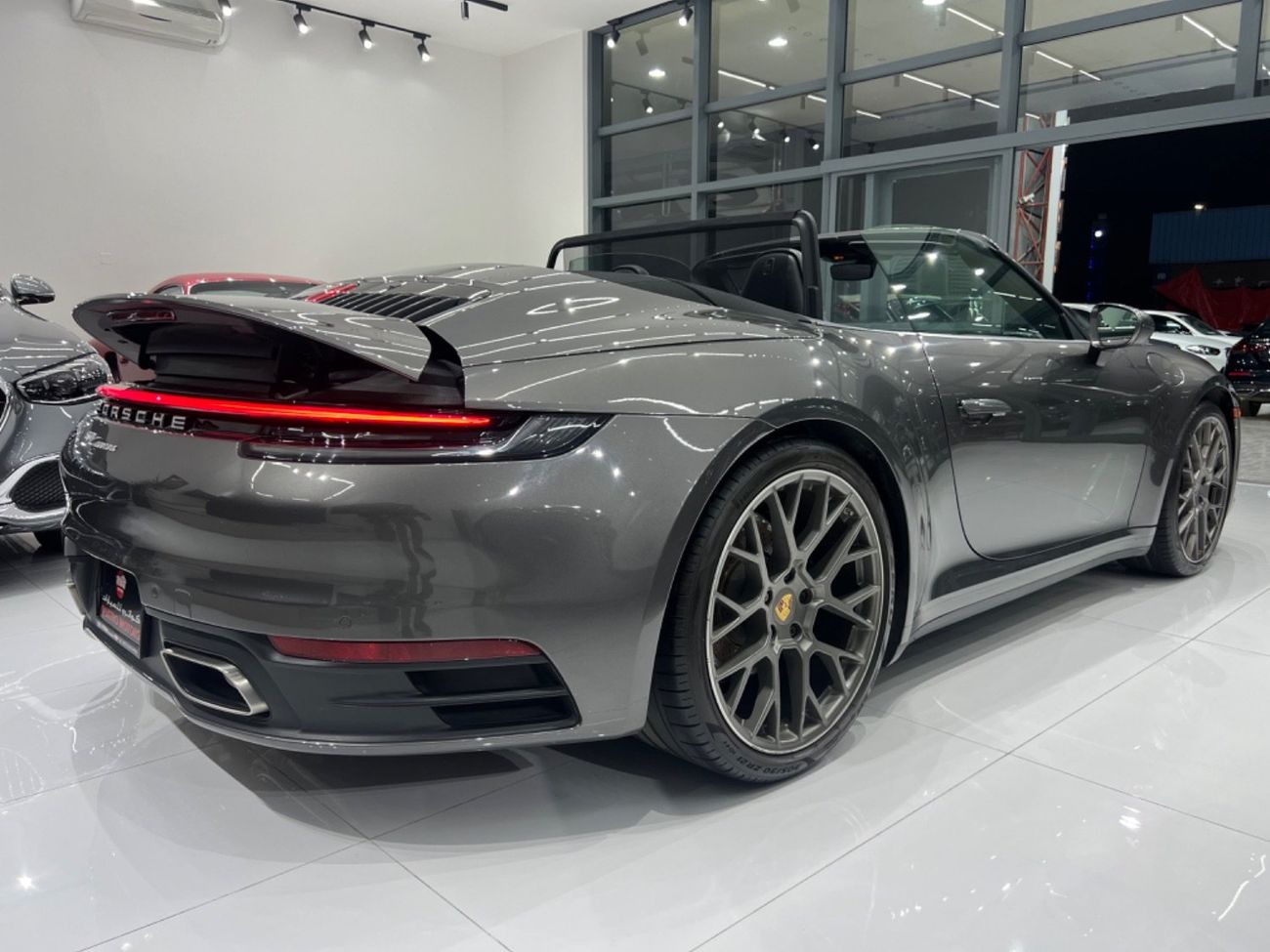 Porsche 911 Carrera 3.0L (444 HP) Coupe