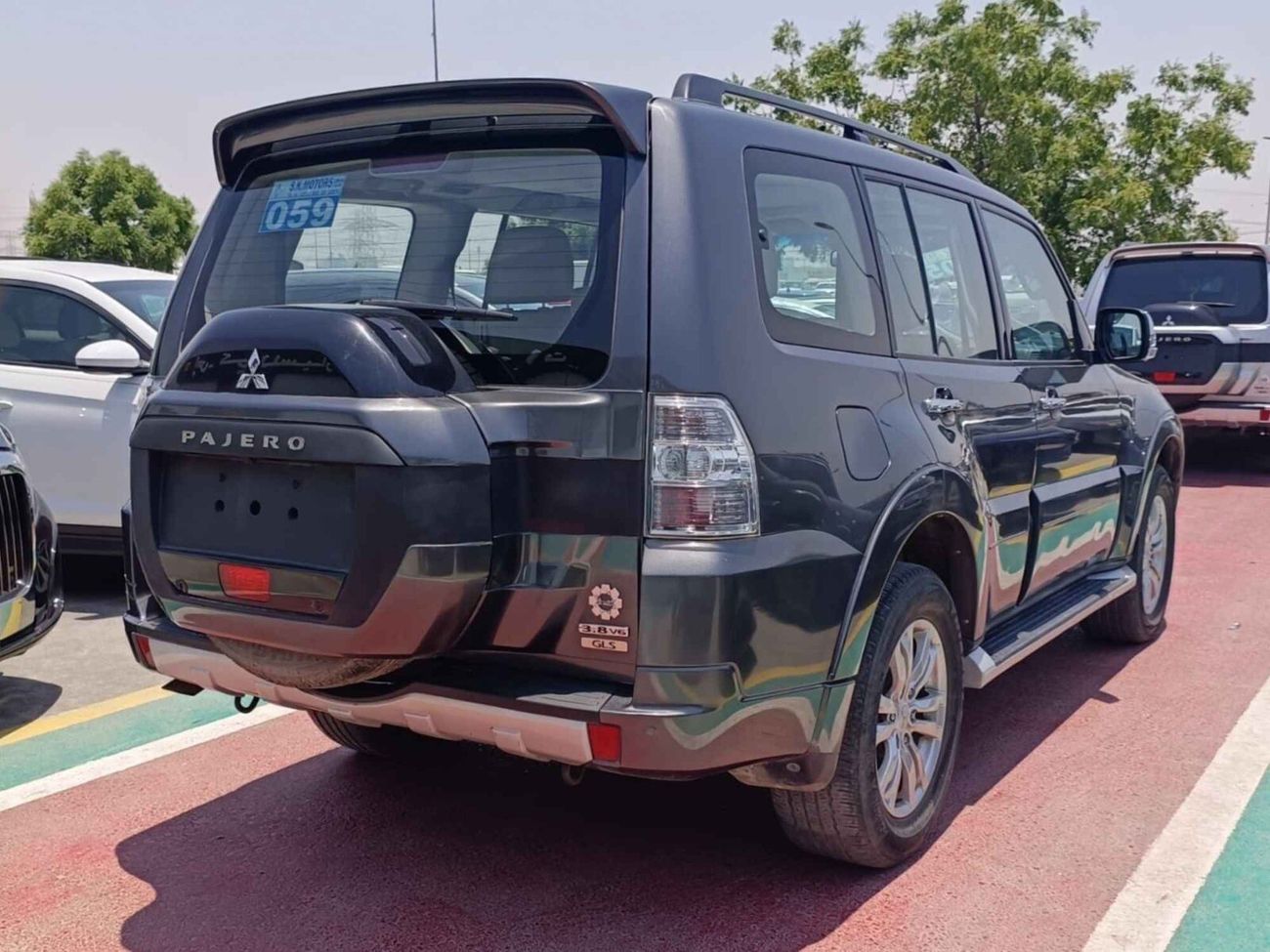 Mitsubishi Pajero GLS/ 3.8 V6 4WD/  SUNROOF/ LEATHER ELECTRIC  SEATS/  DIFFLOCK/ FULL OPTION / LOT#17287