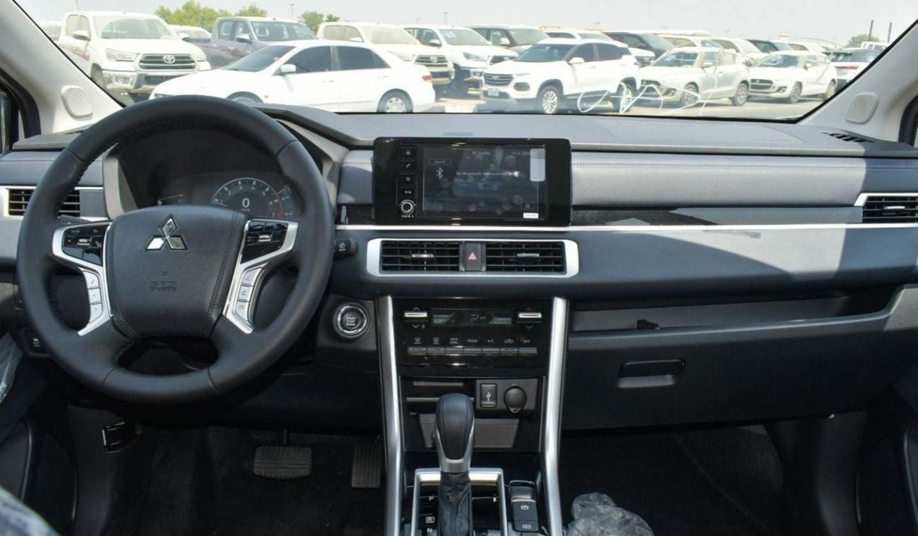 ميتسوبيشي إكسباندر Brand New Mitsubishi Xpander Cross 1.5L| Petrol | White/Black | 2025 | For Export Only