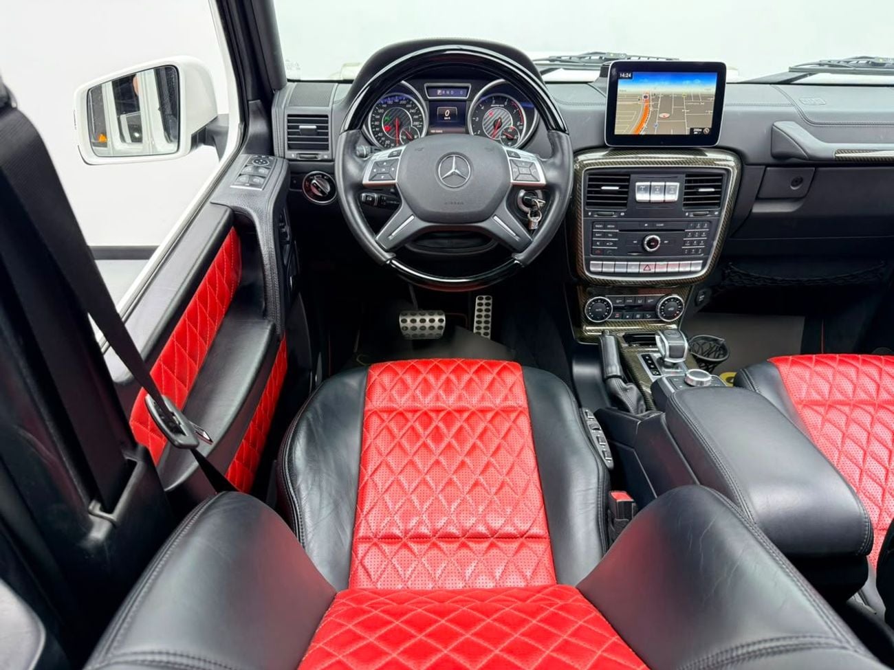 مرسيدس بنز G 63 AMG STD 2017 Mercedes Benz G63 AMG, Service History, Carbon Fiber Interior, Excellent Condition, GCC