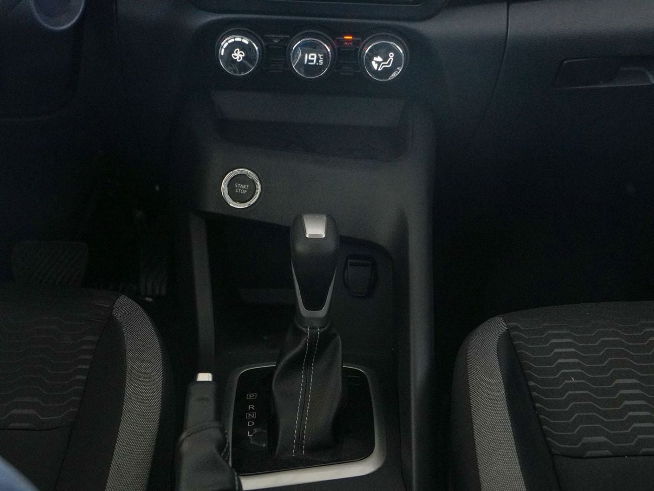 نيسان ماغنيت SV 2025 NISSAN MAGNITE VISIA 1.0L TURBO CVT BRAND NEW 0KM