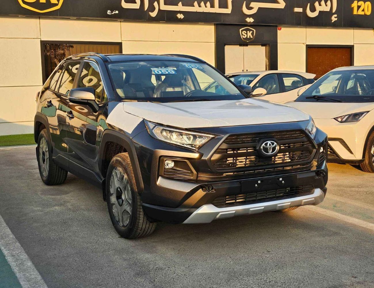 تويوتا راف ٤ ADVENTURE / 2.5L PETROL 4WD / PANORAMIC ROOF / LEATHER WITH DRIVER POWER SEAT (CODE #  RADVP)