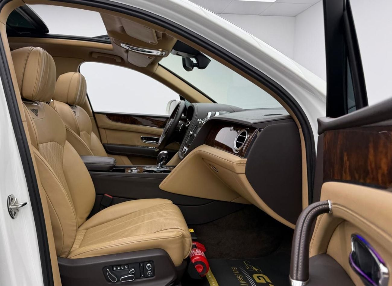 بنتلي بينتايجا 2018 Bentley Bentayga W12, Full Bentley Service History, Fully Loaded, Excellent Condition, GCC