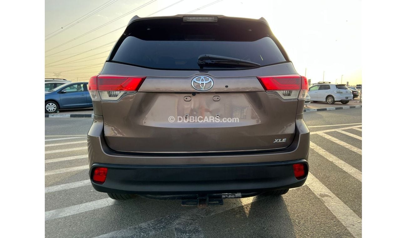 Toyota Highlander 2017 Toyota Highlander XLE Full Option  - Rare Brown Color