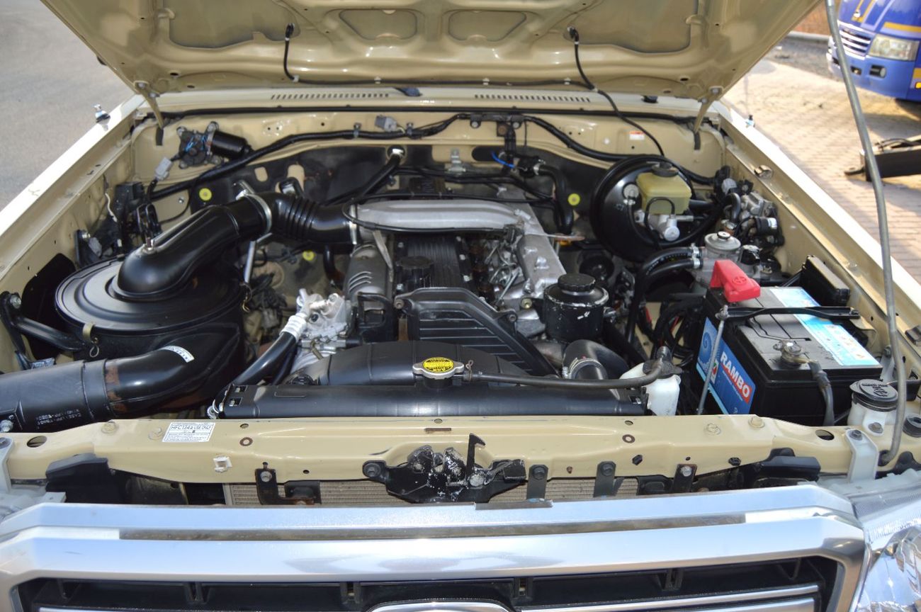 تويوتا لاند كروزر بيك آب Toyota Land Cruiser Pick-Up Single Cabin Year: 2018 Color: Beige