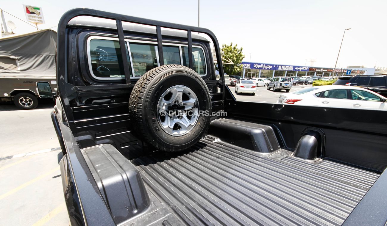 Toyota Land Cruiser Pick Up Double Cab 4.2L Diesel Full option Manual Transmission